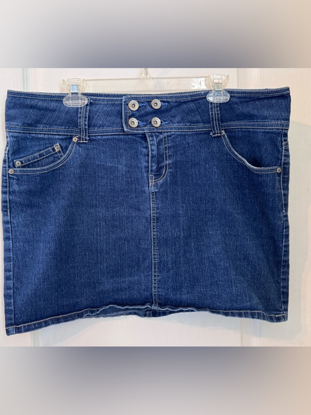 PARIS BLUES MINI DENIM SKIRT. VINTAGE Y2K. LOW RISE WIDE WAISTBAND. SIZE 20